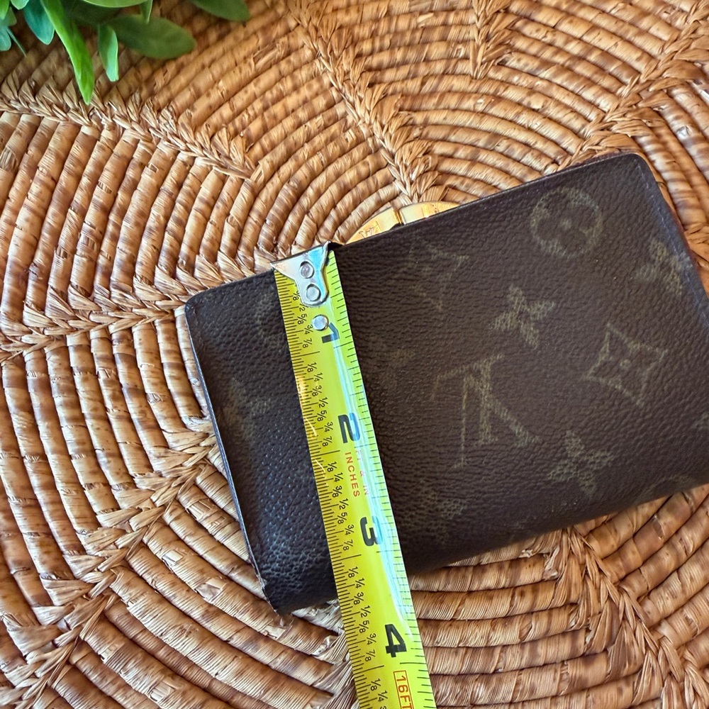 Louis Vuitton Dark Brown Monogram Wallet with Kisslock - Picture 16 of 17